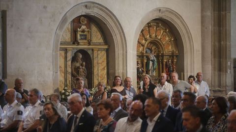 La iglesia de San Vicente se llen� en la misa del d�a de la patrona de Monforte