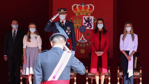 La princesa Leonor (izquierda), Felipe VI, doa Letizia y la infanta Sofia