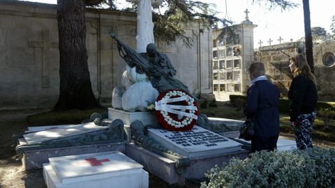 En Pereir� fueron enterrados varios militares fallecidos en Vigo.