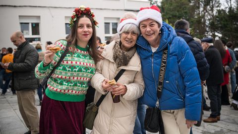 Fiesta en el barrio pobrense de A Covecha en Nochebuena.