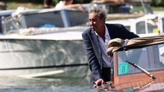 El cineasta napolitano Paolo Sorrentino, este martes, a su llegada al Lido.