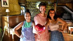 Laura, Sergio y Eva son los creadores de Teatro Gorrilla. 