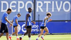 Varios jugadores del D�por en un entrenamiento