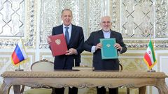 Los ministros de Exteriores de Rusia e Irn, Sergui Lavrov y Mohamad Yavad Zarif