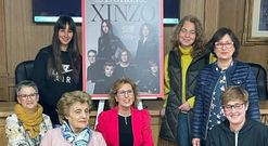 Pepita Fernndez, Mara del Carmen Casal, Ftima Ben Aicha, Esperanza Prez, Esmeralda Marra y Milagros Moure, junto a la alcaldesa Elvira Lama