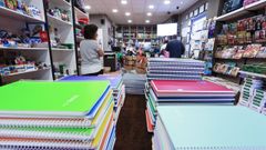 Imagen de archivo de una librer�a con material escolar en Lugo.