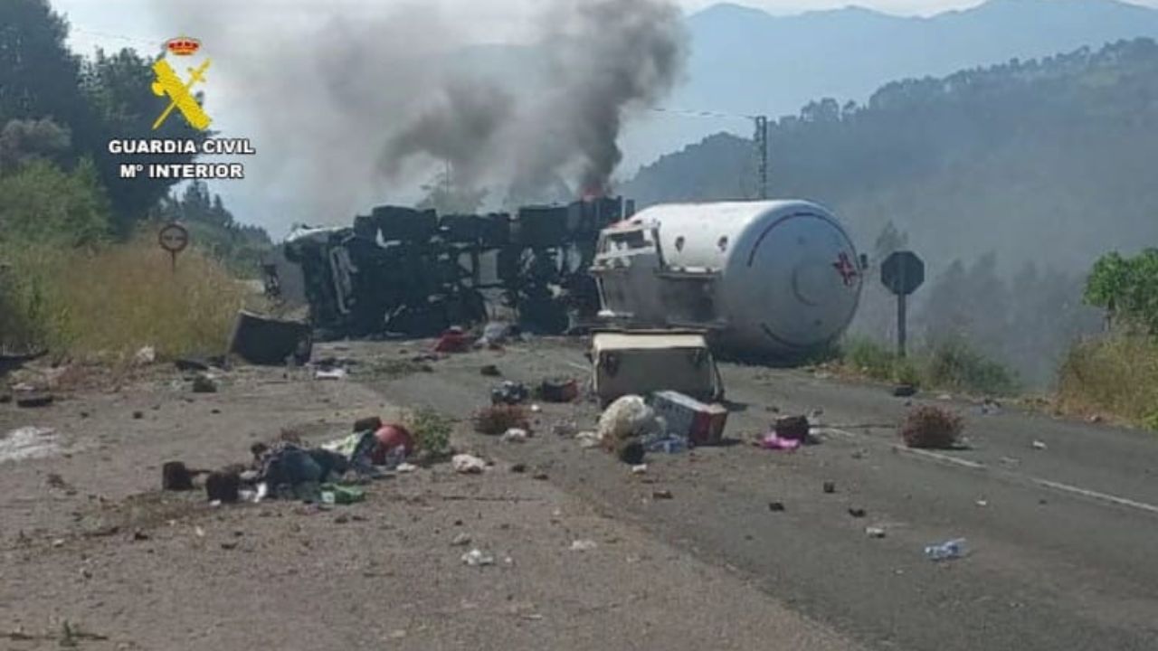 Controlada la fuga de propano del camión volcado en Colunga: los vecinos de Lue regresan a casa