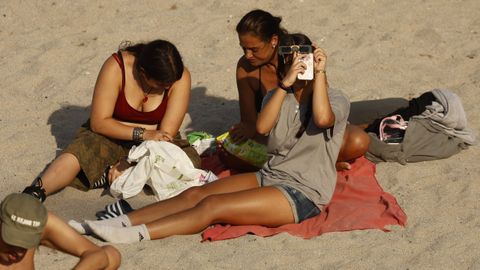 Ambiente en el paseo y las playas de A Coru�a durante el eclipse total de sol