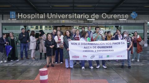 La primera jornada de protesta se llev a cabo a las puertas del nuevo edificio de hospitalizacin del CHUO.