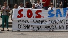 Protesta de trabajadores del servicio de ayuda en el hogar en A Coru�a