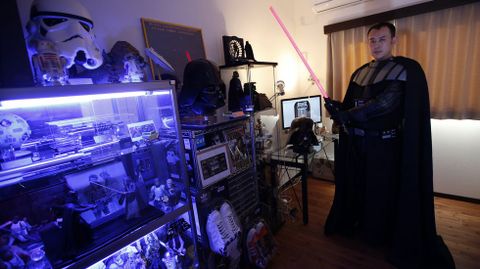Ikemasa, japon�s de 37 a�os, dice que cuando su hijo ve a Darth Vader en la tele le llama pap�.