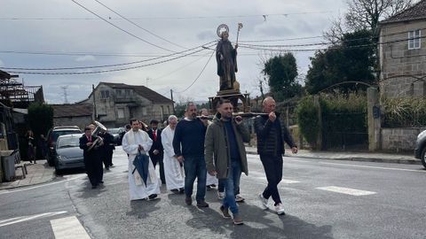 Procesin en honor a San Benito en Cartelle