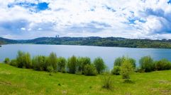 El lago con playa de Cerceda, en im�genes