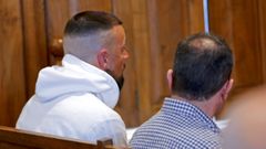 Carlos Silla, en el juicio, con Fern�ndez Pajuelo al lado.