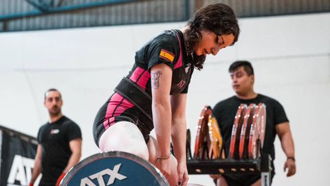 Amanda Fern�ndez, powelifter