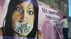 Vella Escola pint� ayer un mural en Calo (en la imagen) y otro en el colegio de A Ramallosa. 