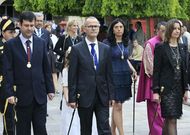 <span lang= es-es >Jes�s V�zquez s� estuvo en la ofrenda</span>. Al contrario que los nuevos alcaldes de Santiago y A Coru�a, que declinaron asistir por tratarse de un acto con marcado car�cter religioso, el ourensano Jes�s V�zquez s� estuvo ayer en Lugo en la tradicional ofrenda del antiguo Reino de Galicia. 