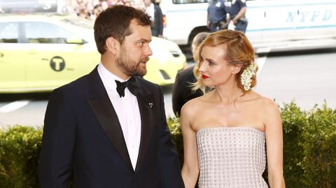 Diane Kruger y�Joshua Jackson.Otra de las parejas m�s estables de Hollywood puso fin a once a�os de amor. Poco despu�s de haberse mudado juntos a Nueva York, la actriz confirm� la separaci�n en sus redes sociales con una cita de Jimmi Hendrix: �La vida pasa en un abrir y cerrar de ojos. El amor es un hola y adi�s hasta que volvemos a encontrarlo�.