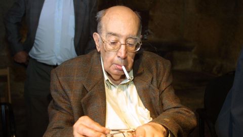 O escritor Antn Tovar nunha imaxe de arquivo.