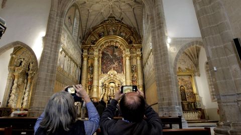 La instalacin de la nueva iluminacin pone fin a cuatro aos de cierre de la iglesia monfortina de San Vicente