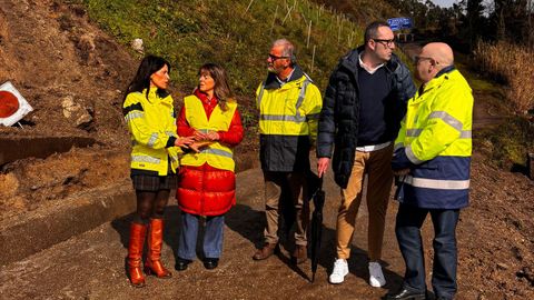 Zona de Xalde, en Moa�a, donde la Xunta estudia levantar un muro de contenci�n tras el desprendimiento
