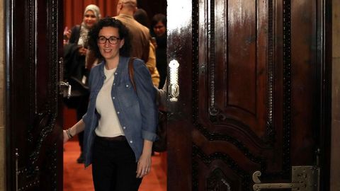 La lder de ERC, Marta Rovira, sale de una reunin de su grupo parlamentario