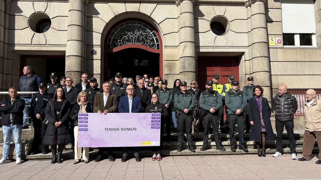 Un minuto de silencio en Ourense contra los crímenes machistas