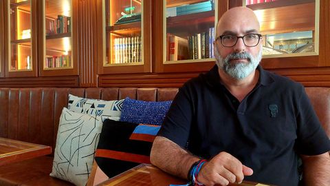 Valter Hugo M&atilde;e v&eacute;n de publicar unha l&uacute;cida par&aacute;bola sobre o mundo de hoxe.  