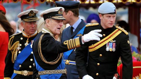 Los pr�ncipes Carlos, Felipe y Enrique, en una imagen del 2012