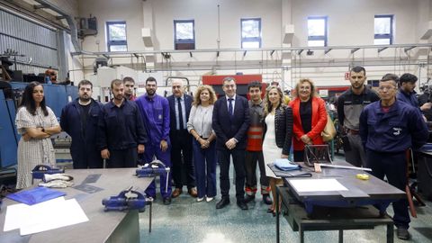 El conselleiro de Educacin en el CIFP Ferrolterra con profesores, alumnos, la edil de Educacin y la delegada de la Xunta