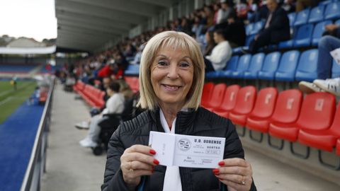 Mara Celia Gmez lleva 46 aos vinculada al ftbol ourensano vendiendo rifas desde el extinto CD Ourense hasta ahora con la UD Ourense.