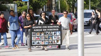 Concentraci�n de familiares de las v�ctimas del Villa de Pitanxo�delante de la Subdelegaci�n del Gobierno de Pontevedra, en mayo del 2023