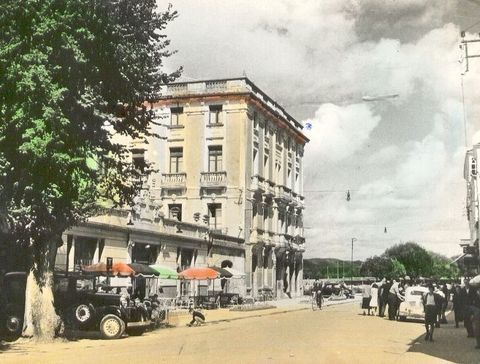 El Casino de Viveiro en su ubicaci�n inicial, al lado del hist�rico Hotel Venecia, hoy Conservatorio; la imagen es de 1952, de Juan Cancela. 