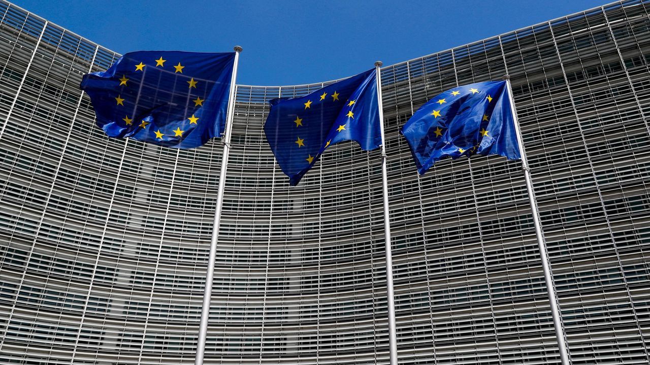 Bruselas resolverá con urgencia la solicitud española de ayuda financiera