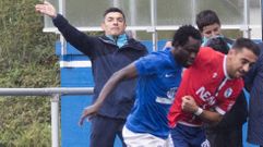 Foto del partido entre el Camarias y el Praa, con Juan Cabrejo entrenador del conjunto local