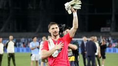 El guardameta del Celta Ionut Andrei Radu, durante la celebraci�n tras el triunfo ante el Sevilla, con la clasificaci�n para al Europa League.