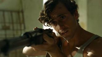 El actor y cantante Guitarricadelafuente, en una escena de la pel&iacute;cula &laquo;La bola negra&raquo; de Los Javis