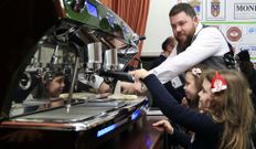 La familia de Diego Campos tambi�n quiso colaborar. 