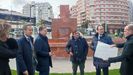 Alfredo Canteli con ms miembros del Gobierno local en la apertura al paso de peatones de la glorieta de la Cruz Roja