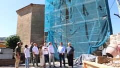 Responsables de la Xunta visitaron las obras de restauraci�n de la torre del campanario de la iglesia de Vilaza (Monterrei).