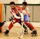 El cercedense Peli Fern�ndez en una jugada con el Calafell. 