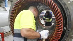 Operarios de ElectroRayma, una de las auxiliares de Navantia.