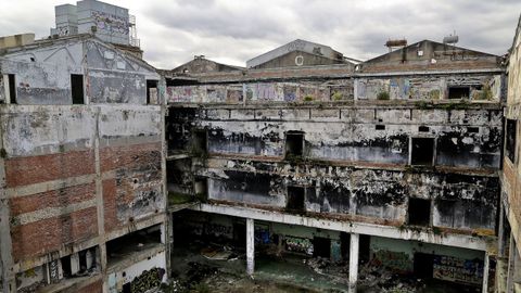 Ruinas de la concesi�n portuaria de Frigor�ficos Berb�s, en Beiramar