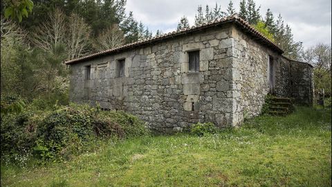 La antigua casa rectoral de Serode o Casa de San Xuli�n, de notable arquitectura, est� actualmente abandonada