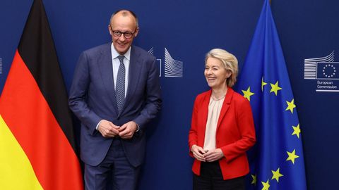 El canciller alem�n, Friedrich Merz, junto a la presidenta de la Comisi�n Europea, Ursula von der Leyen, durante una visita a Bruselas el pasado enero.
