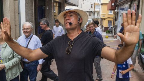 Suso Martínez, guía turístico, actor, historiador y escritor, durante una visita guiada, en una imagen de archivo