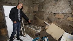 Un vecino de Lugo halla un arc�n de su vivienda de alquiler dos bolsas con 5 kilos de dinamita