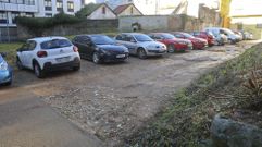 El solar interior entre edificios en el entorno de la plaza de Cuba cuenta con construcciones en ruinas, se encuentra muy degradado y es utilizado como aparcamiento.