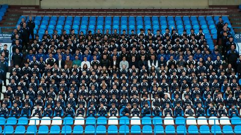 Foto de familia de la Escuela de O Parrulo Ferrol esta temporada.