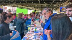 Personas solicitando informaci�n en el estand de Galicia en Fitur la semana pasada